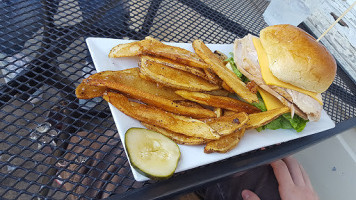 Sunken Well Tavern food