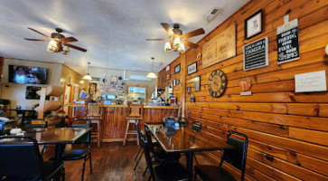 Dodd’s Log Cabin Grill inside