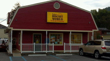 Tudor's Biscuit World outside