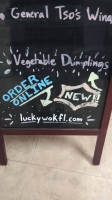 Lucky Wok outside