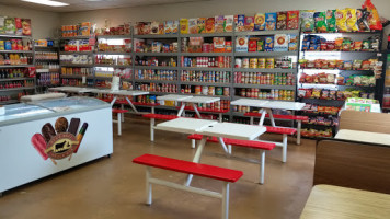 Davis Grocery & Bar-B-Q food