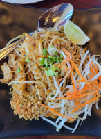 Savvy Thai Cuisine food