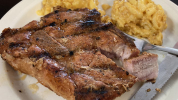 Horney's Barbecue food