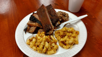 Horney's Barbecue food