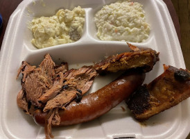 Horney's Barbecue inside