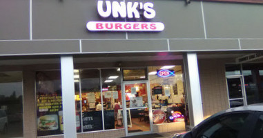 Unk's Burgers outside