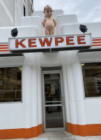 Kewpee Hamburgers outside