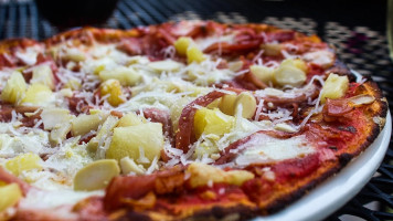 Amato's Wood Fired Pizza food