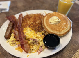 Shari's Cafe And Pies food