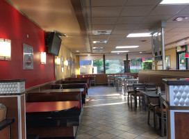 Carl’s Jr. inside