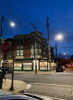 Famous 4th Street Delicatessen outside