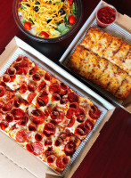 Jet's Pizza food