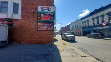 Gionino's Pizzeria food