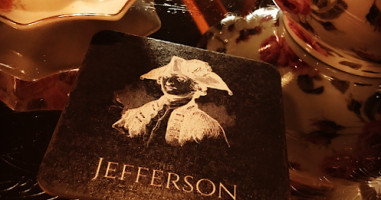 Jefferson Grille inside