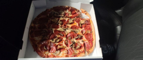 Tubby's Pizza food