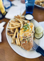 The Fish Peddler On Foss Waterway food