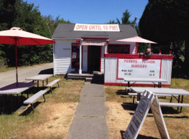 Perry's Vashon Burgers inside