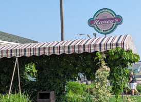 Haney's Family In Center L food