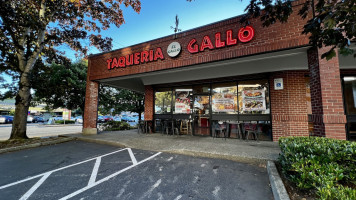 Taqueria El Gallo outside