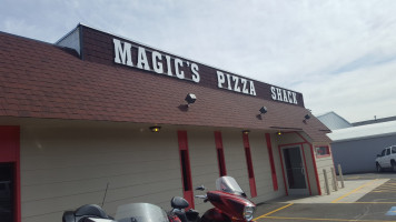 Magic's Pizza Shack food