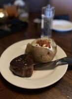 Hamilton's Steakhouse food