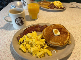 Luna Park Cafe food