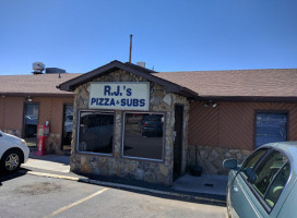 R J's Pizza outside