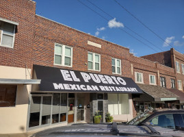 El Puerto outside