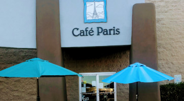 Café Paris outside