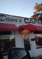 Dawn's Cafe outside