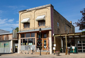 Short's Brewing Company Bellaire Pub outside