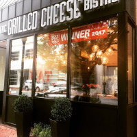 The Grilled Cheese Bistro food