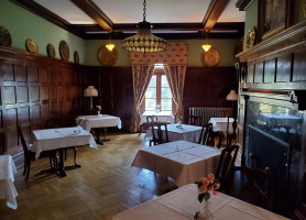 Byron's Dining Room At The Mercersburg Inn food