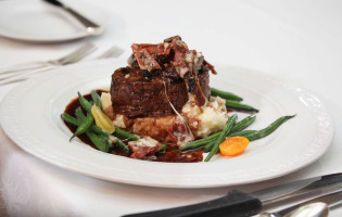 Byron's Dining Room At The Mercersburg Inn food