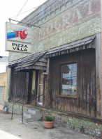 Pizza Villa outside