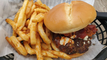 Brickyard Burgers Brews food