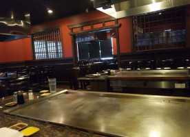 Fujiyama Japanese Steakhouse inside