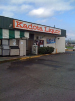 Kadota Liquor outside