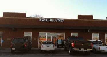 Mixed Grill Gyros outside