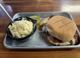 Pauly's Bbq food