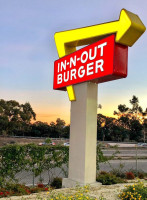 In-n-out Burger outside