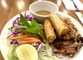 Pho Na Saigon Rendezvous) food