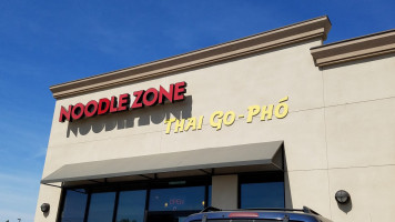 Noodle Zone/ Thai Go-pho' outside