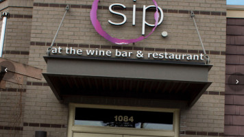 Sip Restaurant And Wine Bar inside