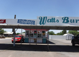 Watt's Burger outside