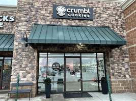 Crumbl Cookies outside