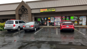 Taqueria La Bonita outside