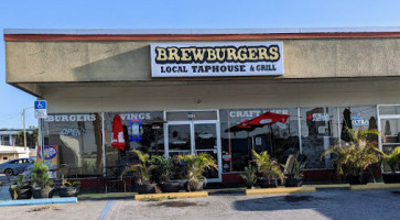 Brewburgers Taphouse outside