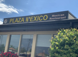 Plaza Mexico outside