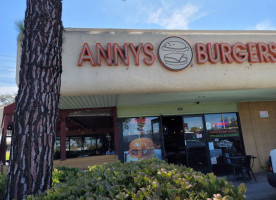 Anny's Fine Burger food